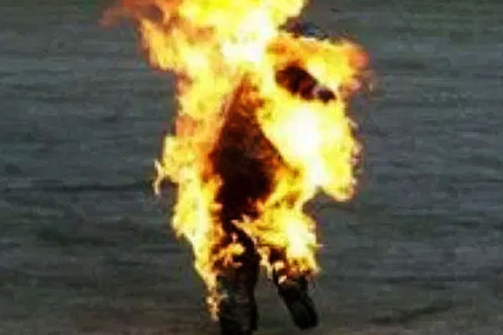 Man burnt to death for refusing to give Rs 10 in MP  accused arrested