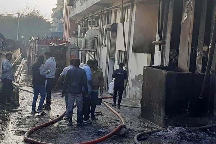 Fire in button factory in Kundli eight workers scorched and  two serious