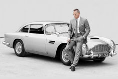 Daniel Craig not  allowed  to drive iconic James Bond car