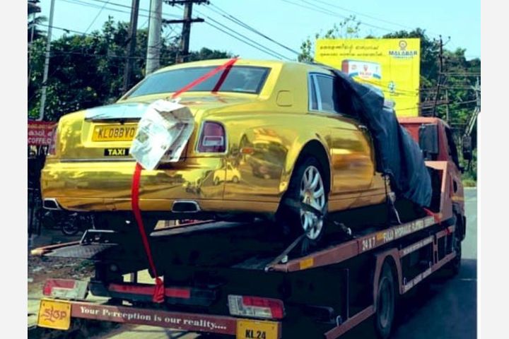 Gold Rolls Royce Phantom Is being used as a taxi in Kerala