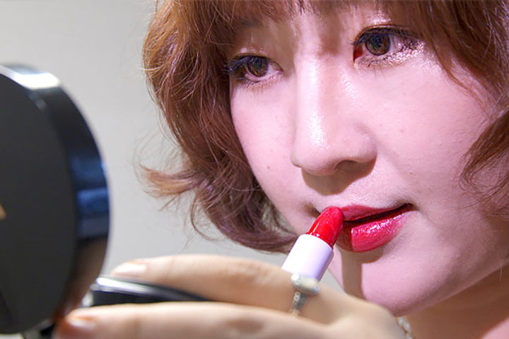 Lipstick and makeup is ban in north korea 
