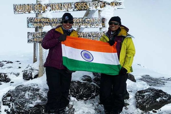 Mountaineering sisters of Surat have conquered 5 peaks of the world including Everest