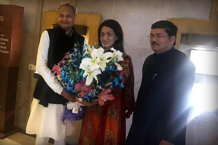 Congress Mukul Wasnik gets married at 60 Ashok Gehlot Ahmed Patel reach to congratulate