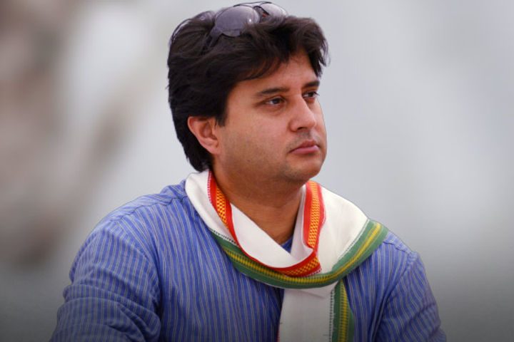 Jyotiraditya Scindia resigns from Congress and more than 20 party MLAs quit