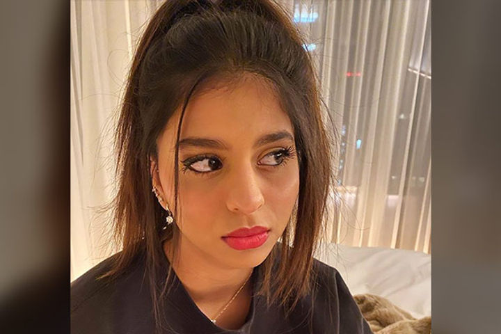 Shahrukh Khan  daughter shares photo amidst emergency in New York