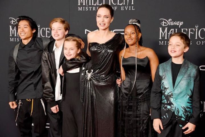 Angelia Jolie bans Jennifer Aniston from seeing her children