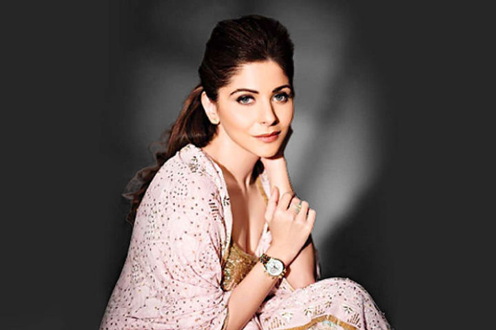 Kanika Kapoor came in contact with 10 people in Mumbai and BMC made two teams to search