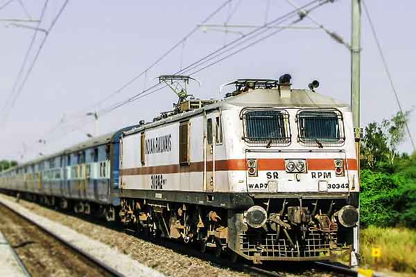 Railways will give full pay to its contractual employees even in lockdown