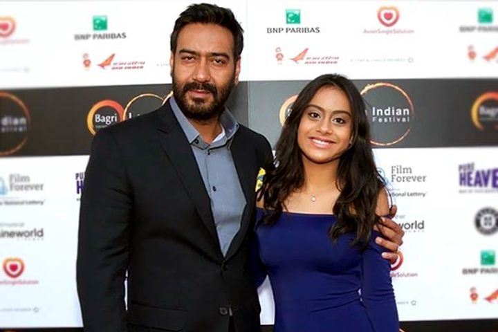 Kajol and daughter returned from Singapore to get infected with corona virus Kajol and daughter returned from Singapore to get infected with corona virus