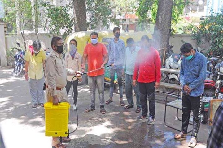 Indore Tatpatti Bakhal stone pelting incident and  Seven accused arrested for attacking medical team