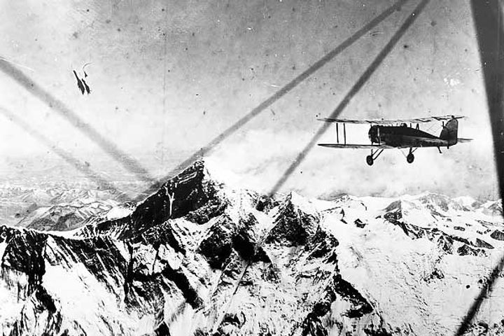 The first flight over Everest a physiologist's dream