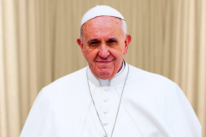Pope Francis message to the world Not to  yield to fear 