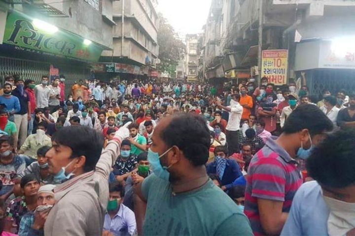 Migrant workers protest in Surat again to go home Migrant workers protest in Surat again to go home