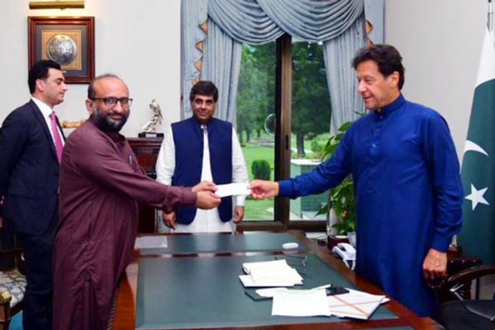 Pakistan PM Imran Khan tested for coronavirus after contact with infected person, results awaited Pakistan PM Imran Khan tested for coronavirus after contact with infected person, results awaited