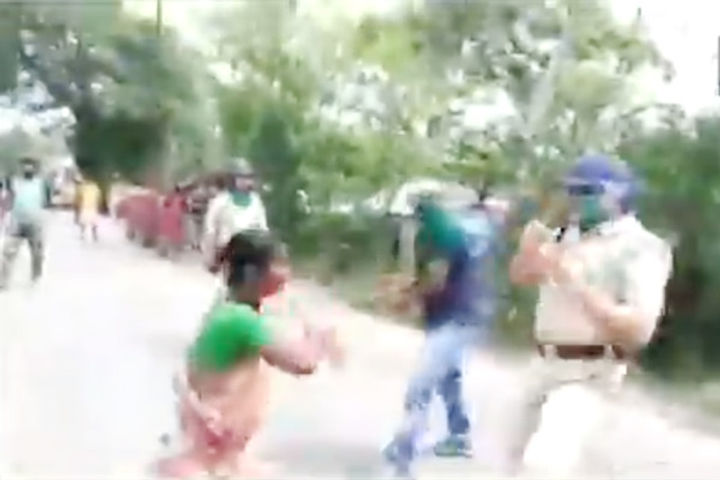 Locals clash with police over ration distribution in West Bengal amid lockdown