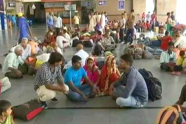 More than 1,500 stranded workers in Haryana brought to UP