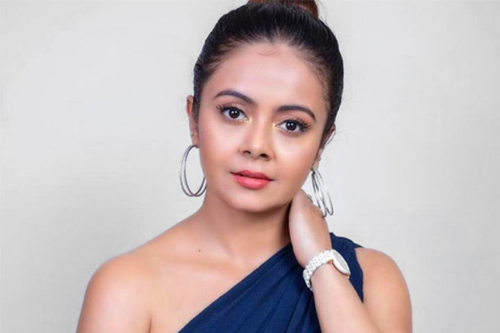 Devoleena Bhattacharjee cook tests positive for COVID-19 actress quarantined for 14 days Devoleena Bhattacharjee cook tests positive for COVID-19 actress quarantined for 14 days