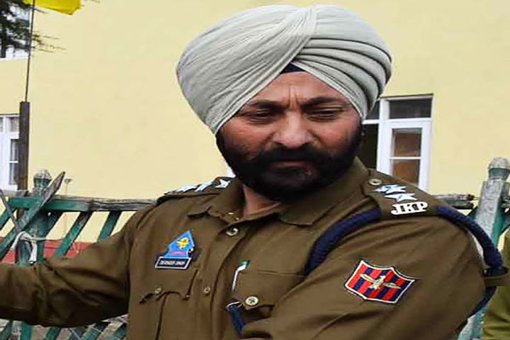 Delhi court grants bail to suspended J&ampK DSP Davinder Singh accused of having links with terroris