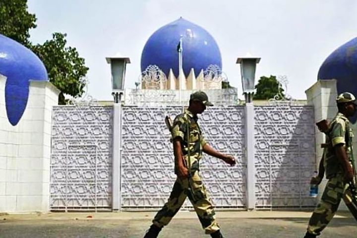 India orders 50% reduction in staff of Pakistani Embassy