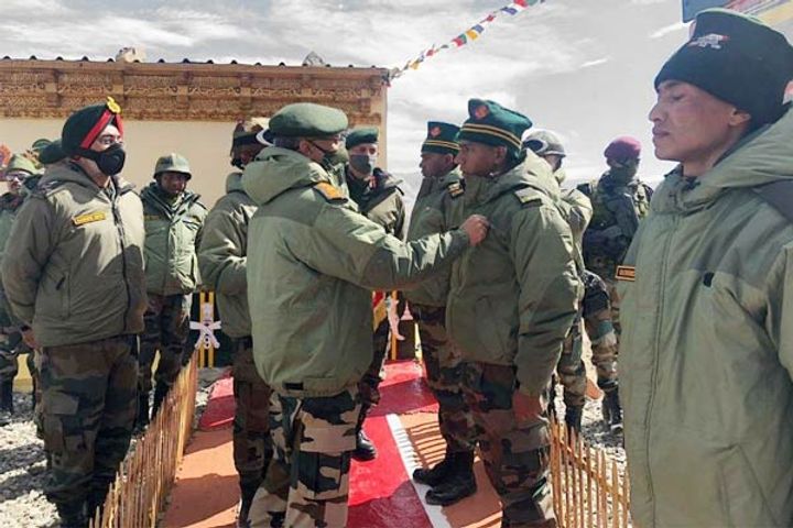 Army chief General Naravane visits forward areas in Ladakh awards commendation cards to soldiers who