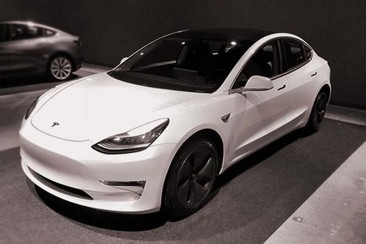 German man accidentally bought 28 Tesla cars for 1.4 million Euros