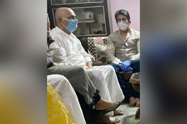 Sushant Singh Rajput's father in state of deep shock tweets Shekhar Suman after meeting actor fa