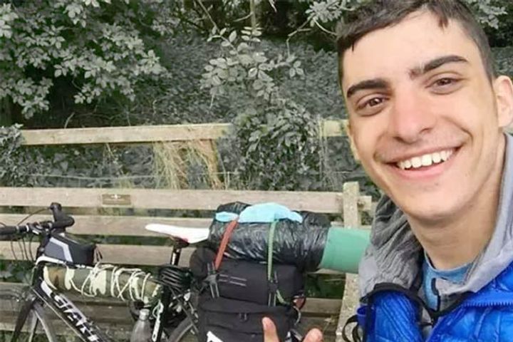 Student cycles 3,218 kilometers from Scotland to Greece to reach his family home amid lockdown