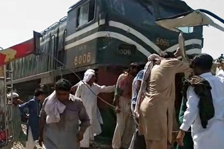 Bus collides with Train in Sheikhupura Pakistan at least 19 Sikh pilgrims killed
