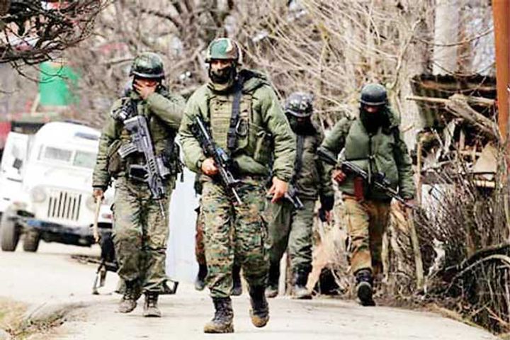 Encounter in security forces-terrorists continue 1 terrorist killed one soldier martyred