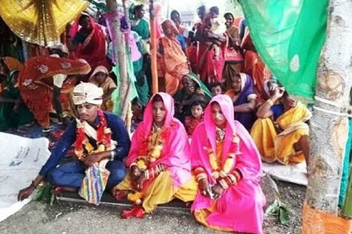 Man takes saat phere with girlfriend and bride chosen by parents in same mandap
