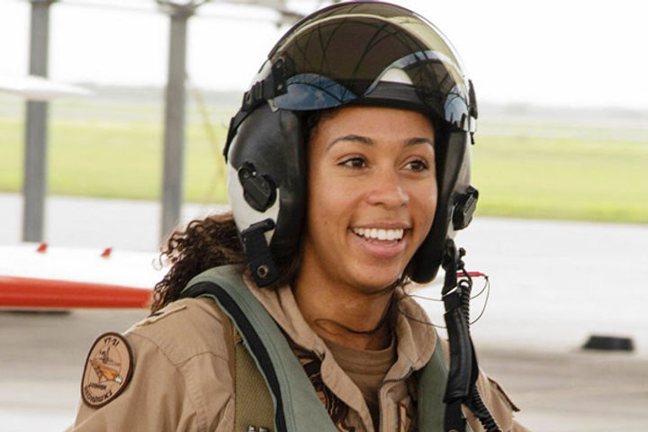 Making History Us Navy Welcomes First Black Female Tactical Aircraft