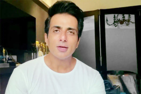 Sonu Sood to pen his experience of helping migrant workers amid pandemic in a book