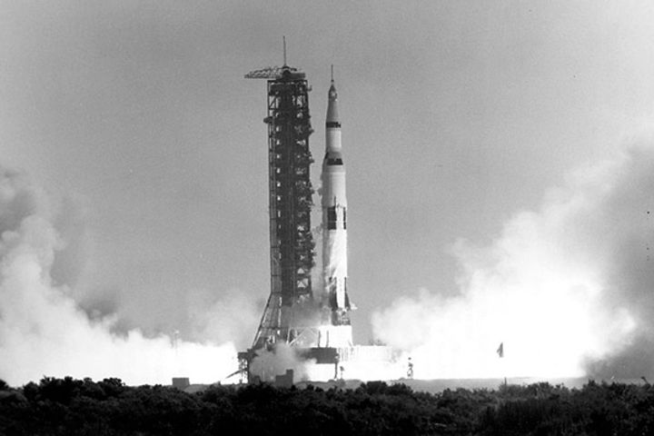 Today, Apollo XI became the first spacecraft to land on the Moon in 1969