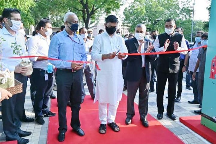 First Indian Public Electric Vehicle Charging Plaza inaugurated in Delhi