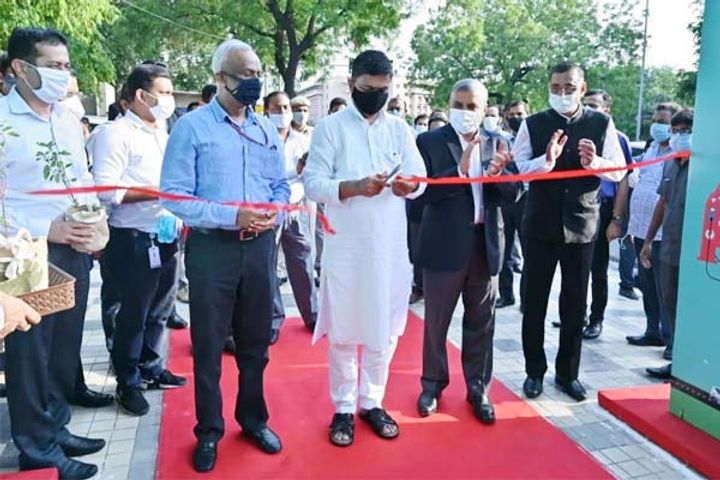 First Indian Public Electric Vehicle Charging Plaza inaugurated in Delhi First Indian Public Electric Vehicle Charging Plaza inaugurated in Delhi