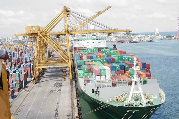Angry workers went on strike to privatize Colombo Port