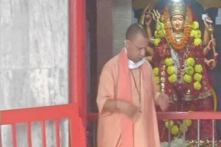 Saffron flags on Ayodhya squares and roads CM Yogi tweet to Lord Ram