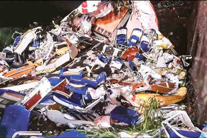 Kerala plane crash Pilot made many rounds in the sky before landing, but the accident did not avert