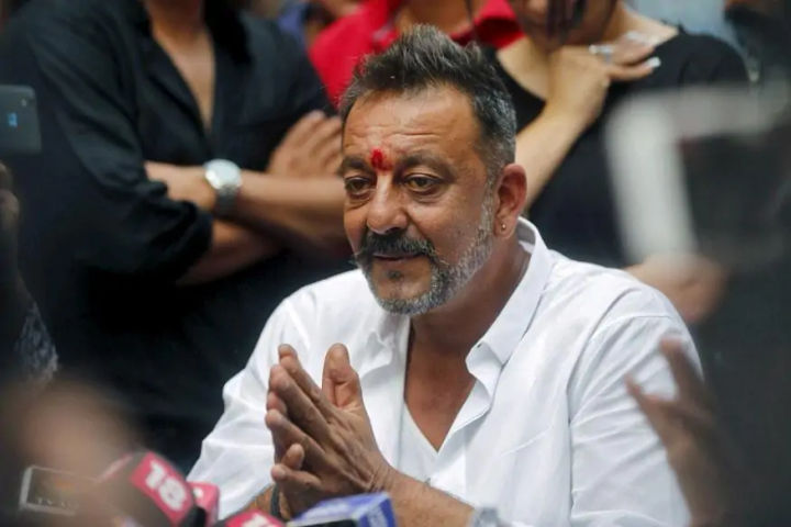 Sanjay Dutt gets stage 3 lung cancer