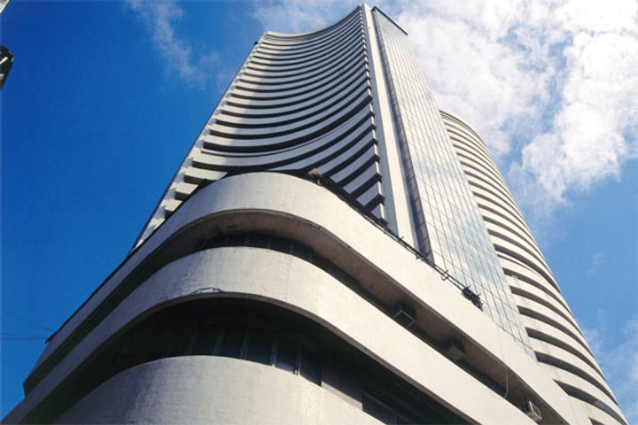 Stock market opens on edge Sensex reaches 38,400