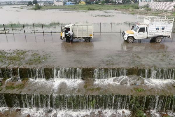 Godavari in spate flood threat many districts of Andhra Pradesh on alert
