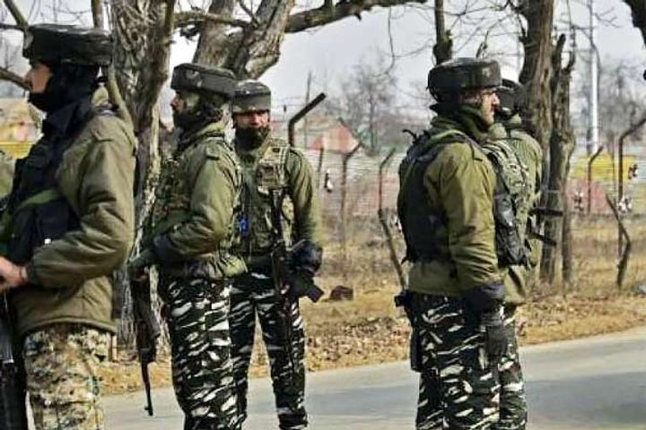 Terrorists attack on CRPF camp in Kulgam Buland 1 jawan injured Terrorists attack on CRPF camp in Kulgam Buland 1 jawan injured