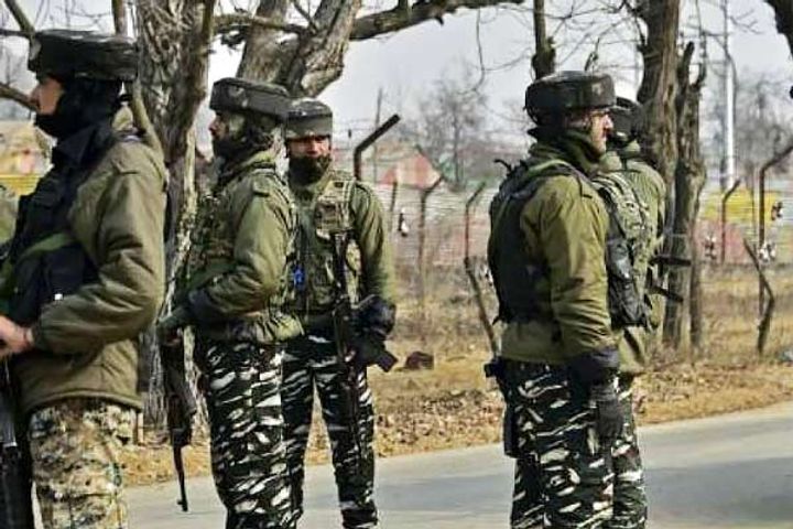 Terrorists attack on CRPF camp in Kulgam Buland 1 jawan injured