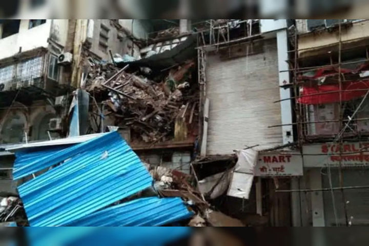 5-storey building collapses in Maharashtra Raigad over 50 people feared trapped NDRF team rushed to 