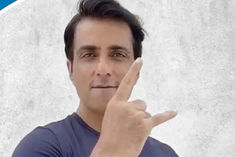 Sonu Sood is Helping Peoples 