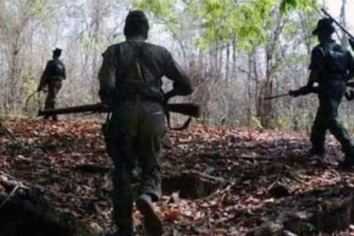 Maoist carrying Rs 1 lakh bounty surrenders Maoist carrying Rs 1 lakh bounty surrenders
