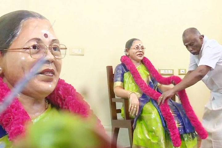 businessman installs life-size statue of wife at home businessman installs life-size statue of wife at home