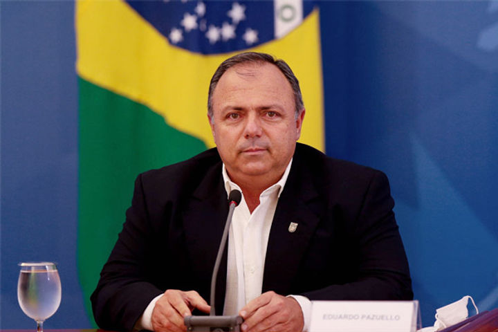 Bolsonaro appoints army general as health minister 