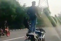 5 arrested for performing stunts