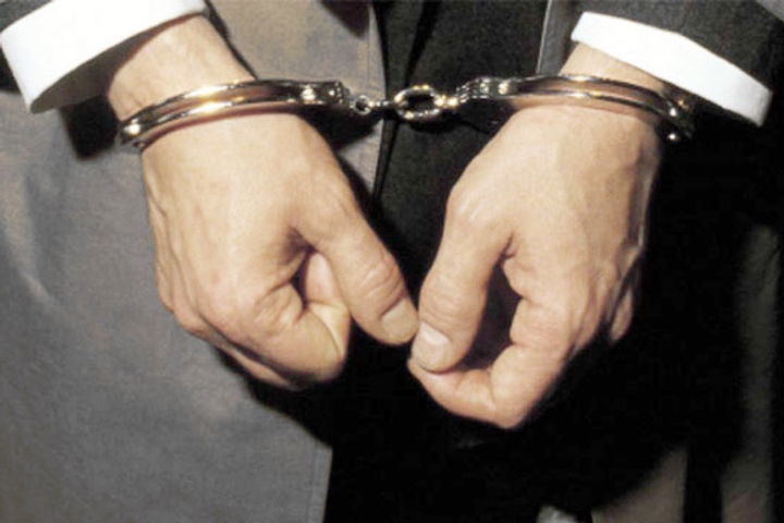 Businessman robs bank Businessman robs bank